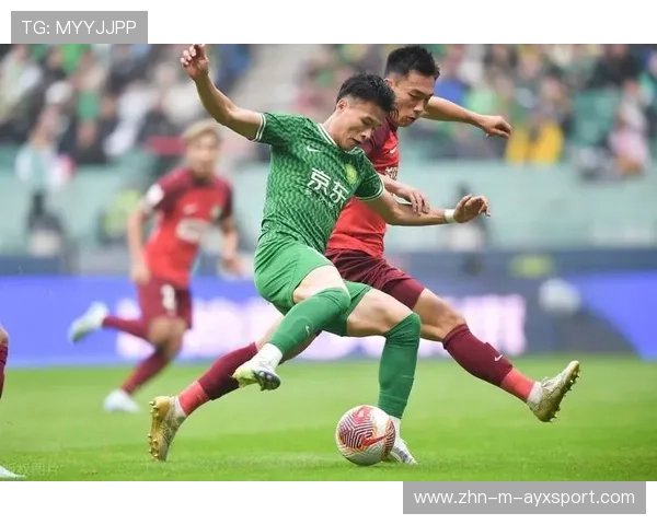 大连英博林良铭快速突破，造成对手失误，展现锋利战术